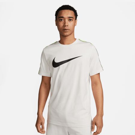 zweer Zinloos Hedendaags NIKE Sportswear Repeat Men's T-Shirt summit white/summit white/black T-Shirts  online at SNIPES