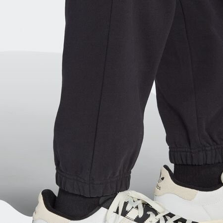 adidas Originals Reclaim Logo Jogginghose black Calças de Treino online ...